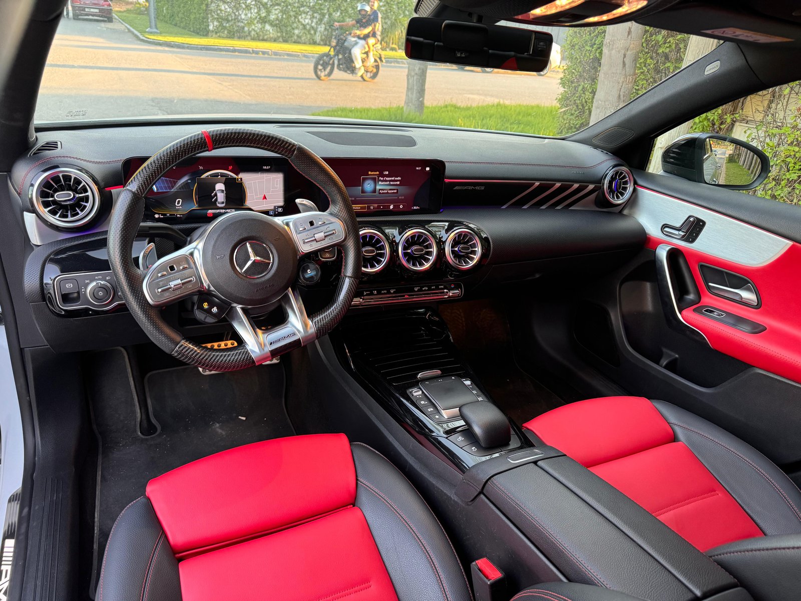 Cockpit Mercedes AMG